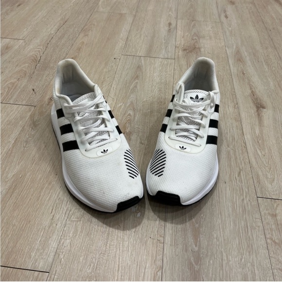 2 pairs of Adidas shoes. Mens size 12, excellent condition - Picture 6 of 8